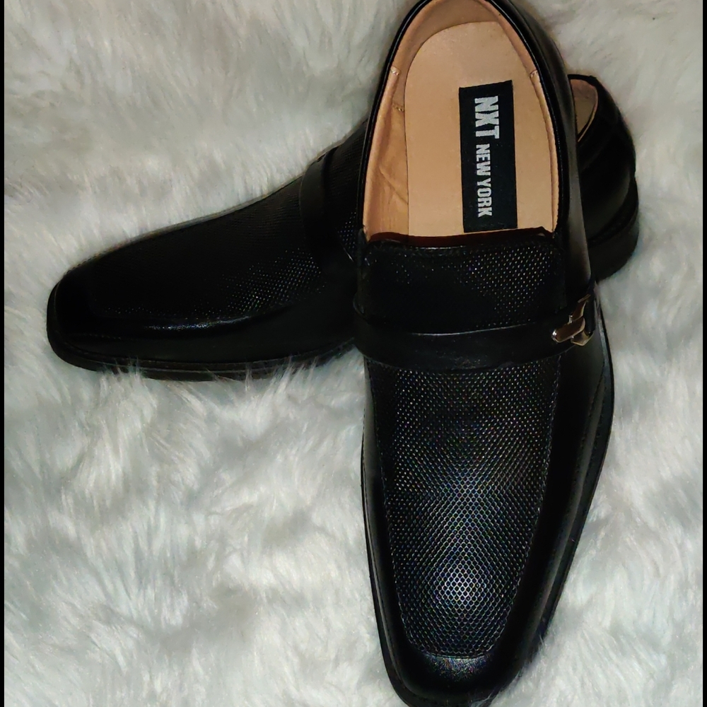 Dress shoes